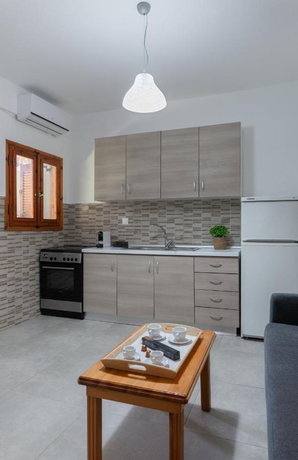 Aelia Apartment Metamorfosi  Luaran gambar